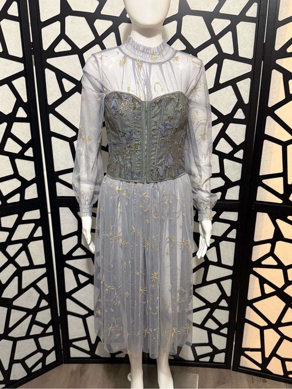 Grey Butterfly Embroidered Corset Top - M - Picture 3 of 7